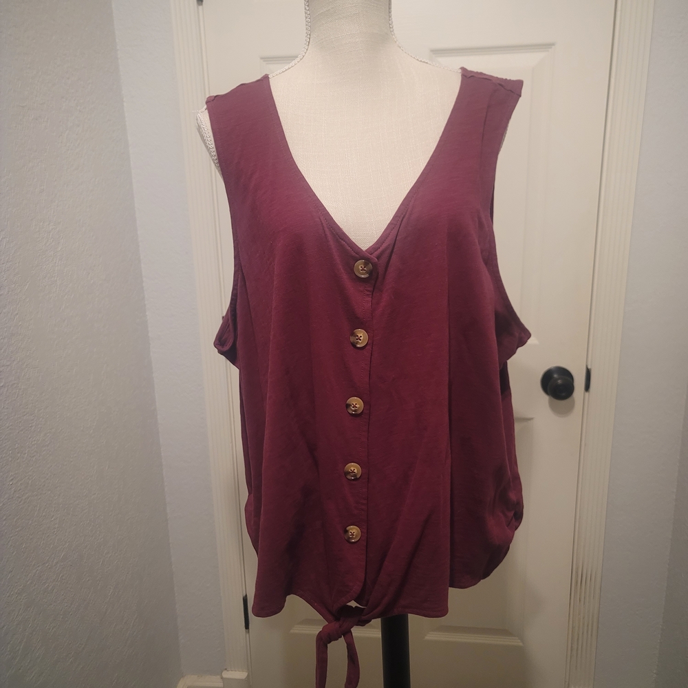 dip Sleeveless Button-Front Tie Hem Tank Top - Plum
